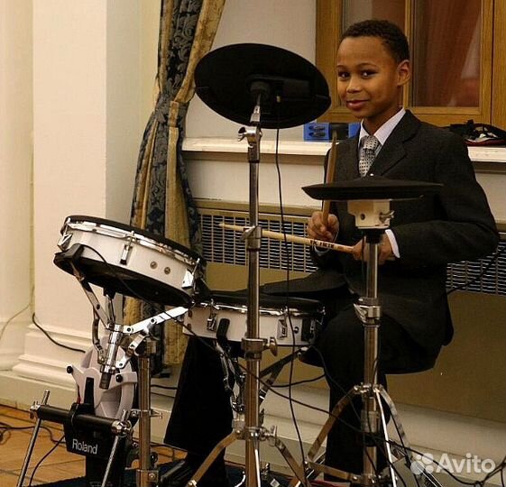 Обучение игре на гитаре, укулеле, барабанах