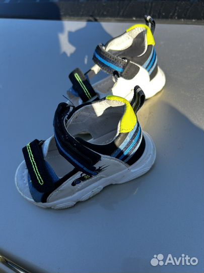 Сандали Tombi