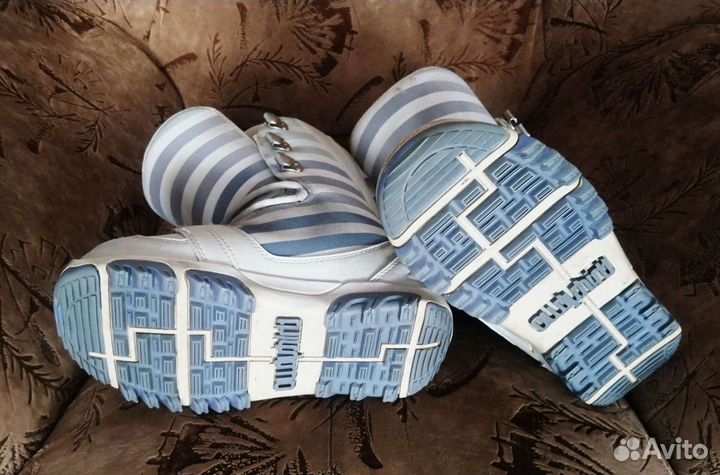 Продам сноубордические батинки раз. 37