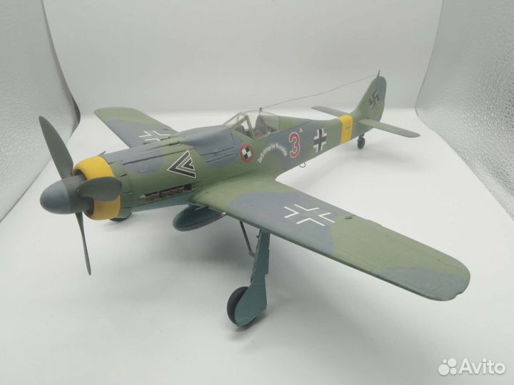 Немецкий истребитель Та 152 в 1:32