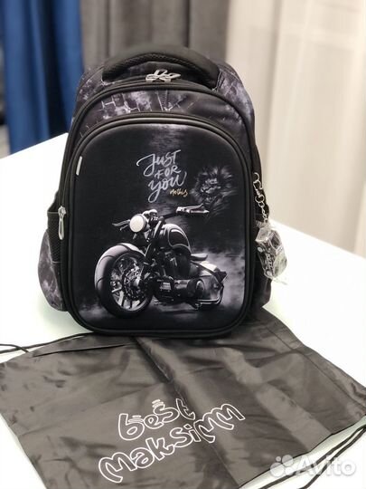 Рюкзак школьный с ортопедической спинкой