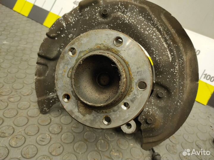 Кулак поворотный передний левый Bmw 320I E90