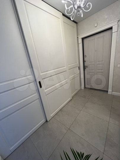 3-к. квартира, 102 м², 6/10 эт.