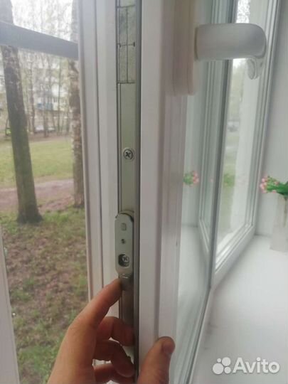 Регулировка пластиковых окон и дверей