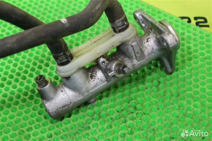 Главный тормозной цилиндр Toyota Ipsum SXM10 3S-FE