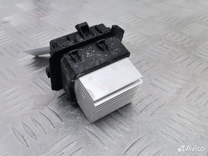 Сопротивление печки Mini Cooper R56 2009