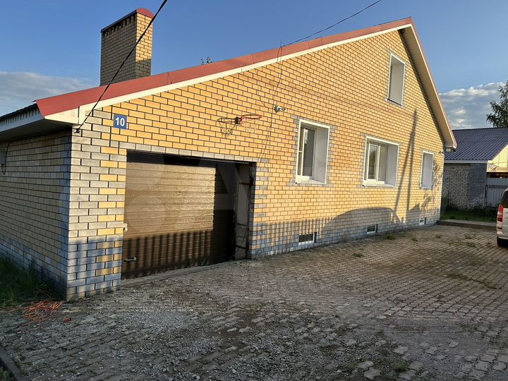 Дом 300 м² на участке 10 сот.