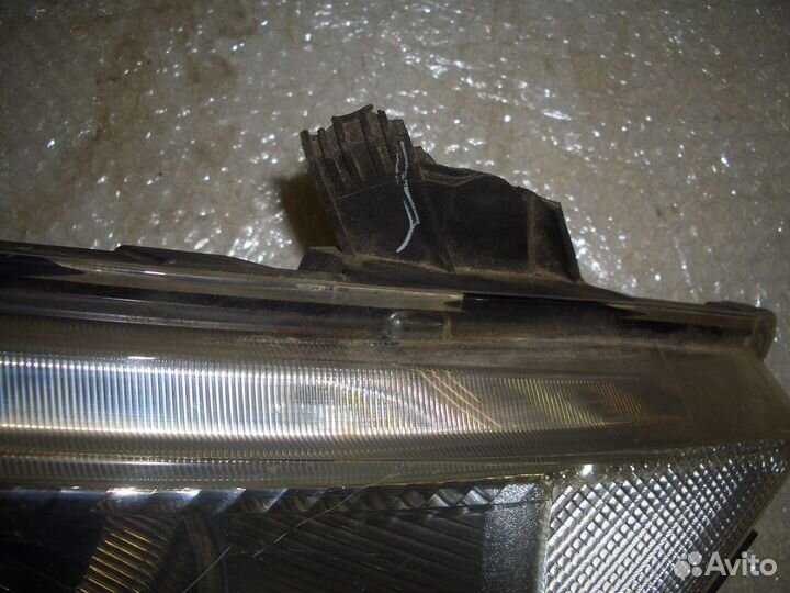 Фара правая Ниссан Тиида с07-14г