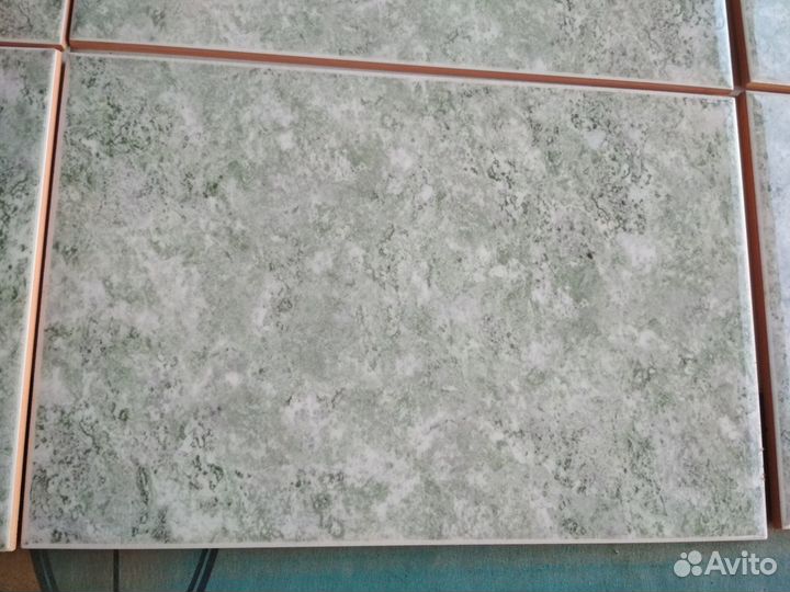 Плитка керамическая глазурованная настенная