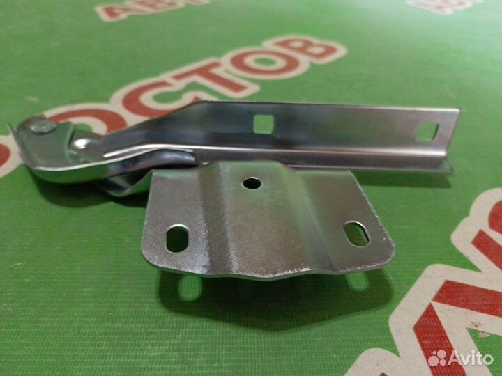 Петля капота левая Volkswagen Jetta 6