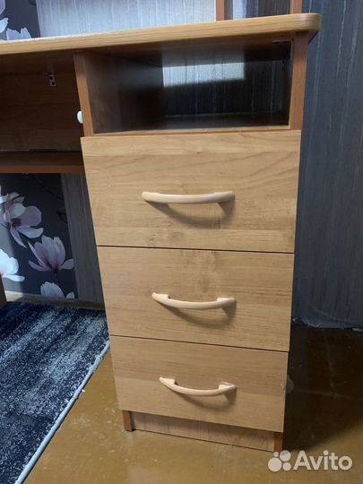 Компьютерный стол