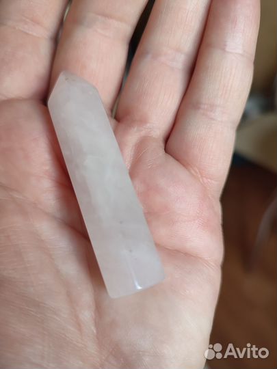 Кристалл розовый кварц,натуральный камень,минерал