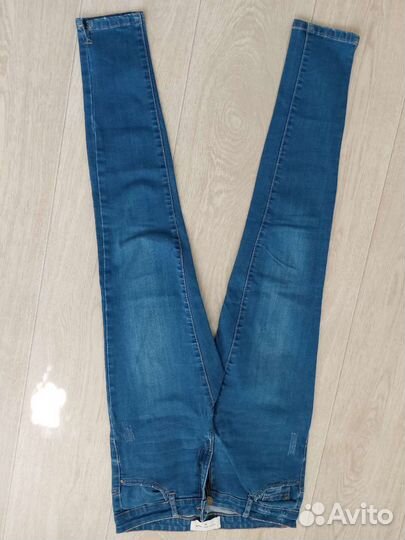 Джинсы bershka