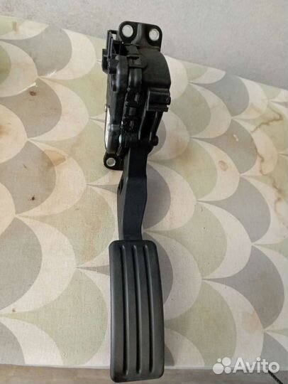 Педаль газа рено Дастер