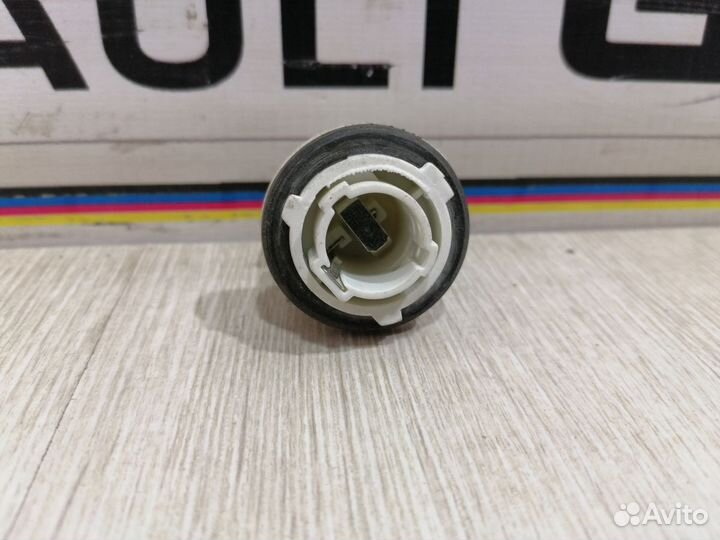 Патрон поворотника повторителя цоколь Nissan almer