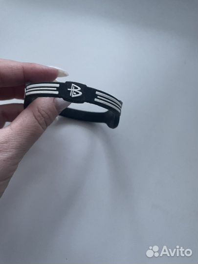 Спортивный магнитный браслет