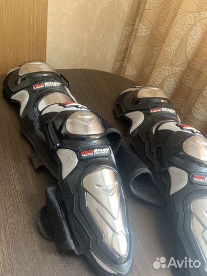 Комплект наколенников и налокотников