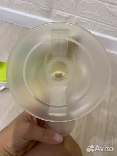 Молокоотсос medela ручной, поильник IKEA, ниблер