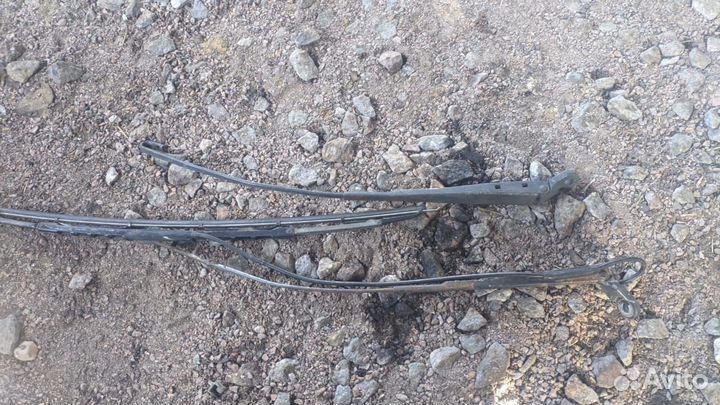 Поводок стеклоочистителя Mercedes Benz Vito W638