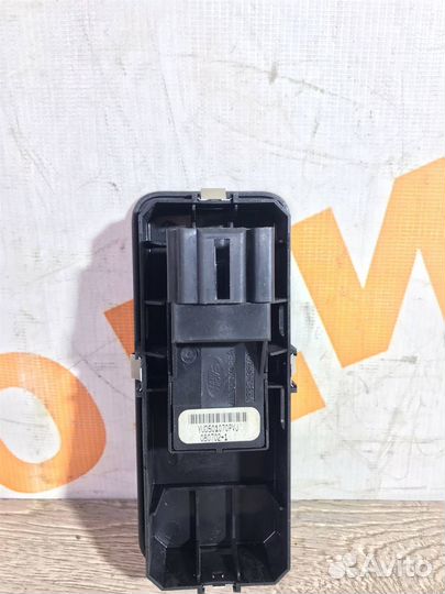 Кнопка стеклоподъемника передняя правая Land Rove