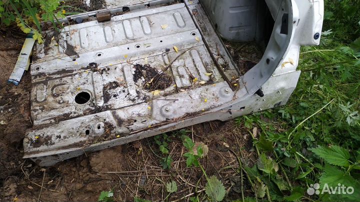 Peugeot 308 SW задняя панель с полом