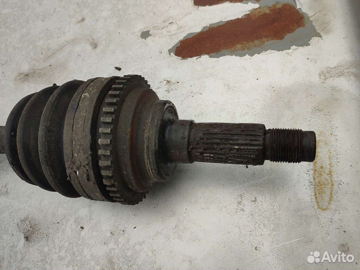 Привод в сборе Mazda familia 1998г. АКПП