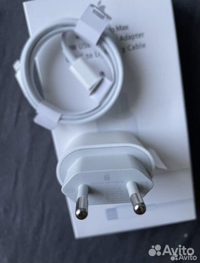 Зарядка для iPhone 20w с пороводом новая
