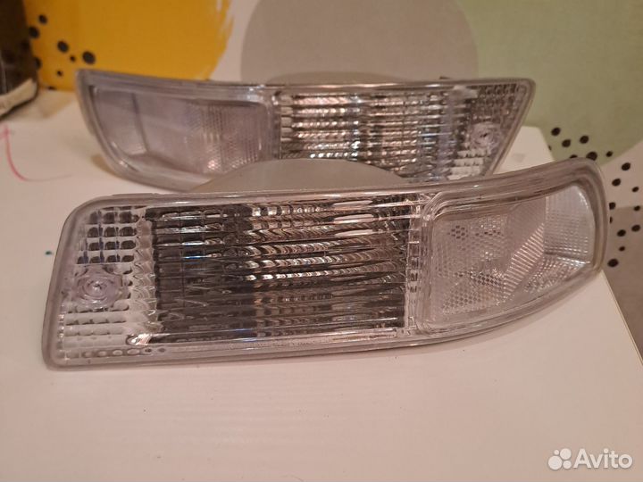 Указатель поворота нижний L Toyota Rav4 1997-200