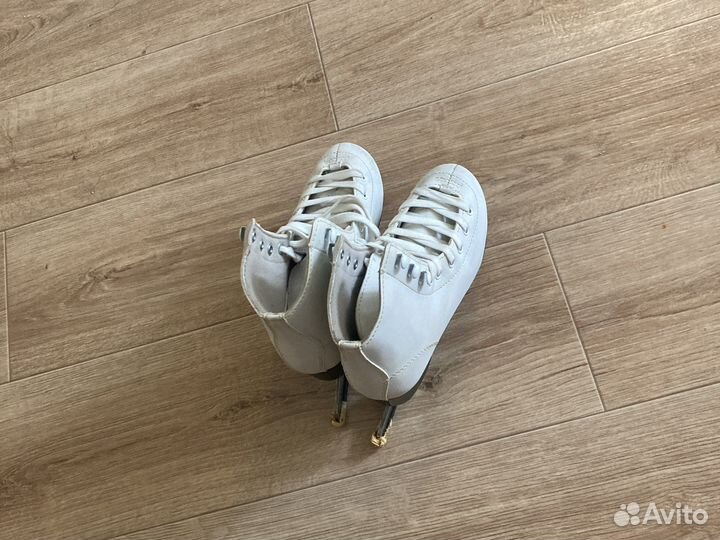 Коньки фигурные 31/32 размер в хорошем срстояни