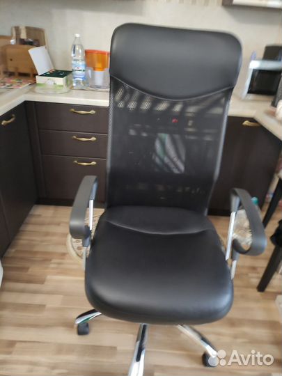 Офисное кресло сетка/кожзам