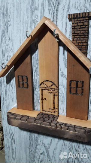 Ключница настенная из дерева