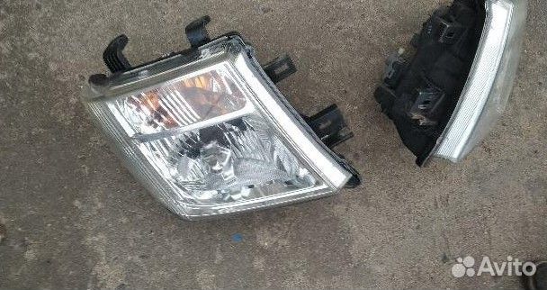 Фара передняя ксенон Nissan Pathfiner R51