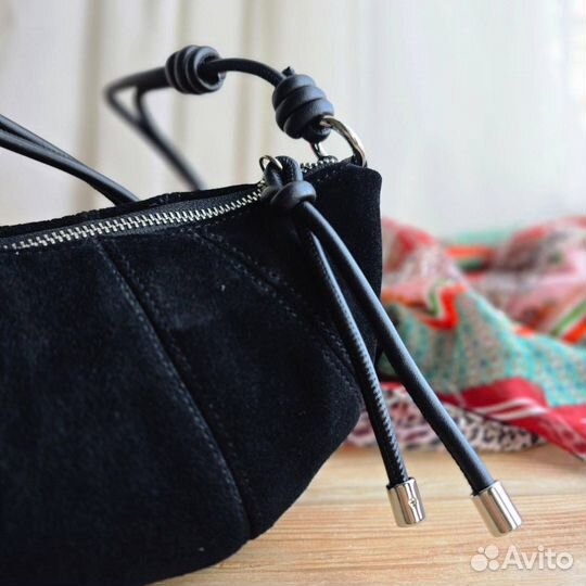 Сумка круассан LeMaire замша черная бордовая