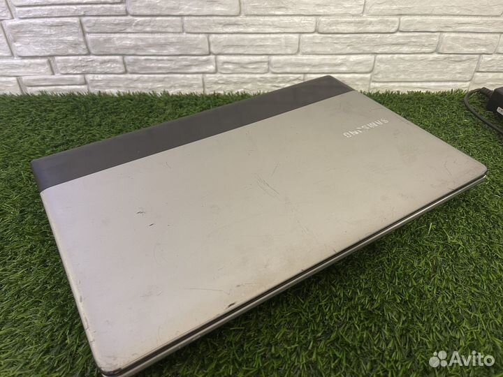 Ноутбук Samsung 300E