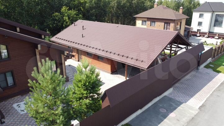 Коттедж 303 м² на участке 20 сот.