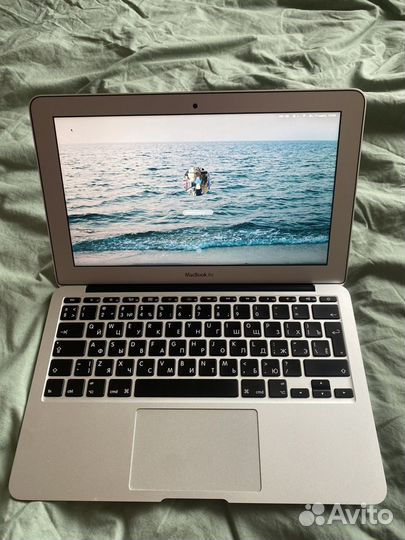 Macbook Air early 2015, 11 дюймов. 4 гб, 128 гб