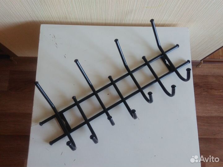 Вешалка настенная в прихожую