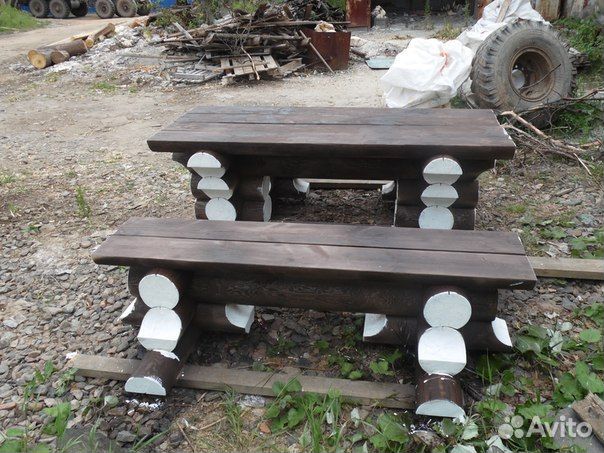 Сруб стола с лавками из бревна на дачу
