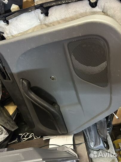 Задняя левая карта двери focus 2