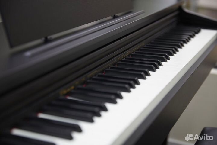 Цифровое пианино Yamaha + Аксессуары