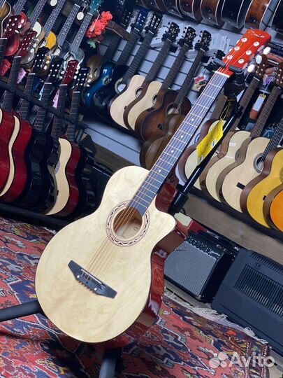 Акустическая гитара