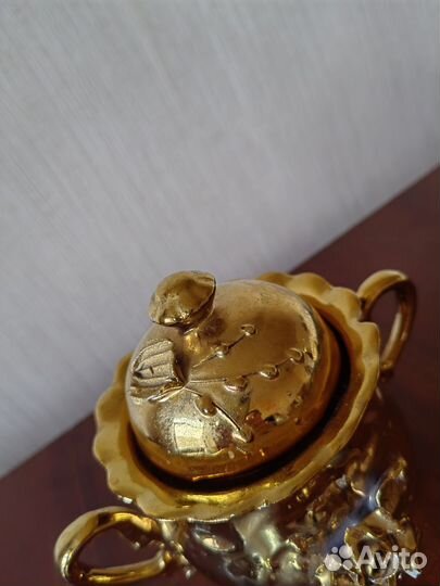 Сахарница с цветами золотая