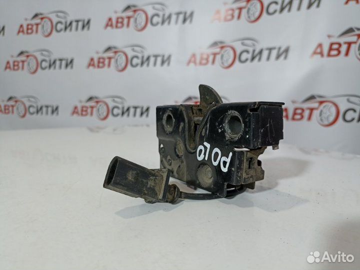 Замок капота Volkswagen Polo