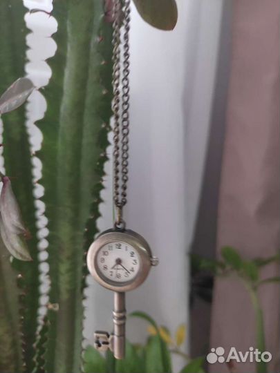 Часы подвеска