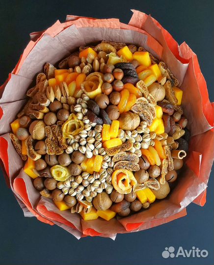 Съедобный букет из сухофруктов