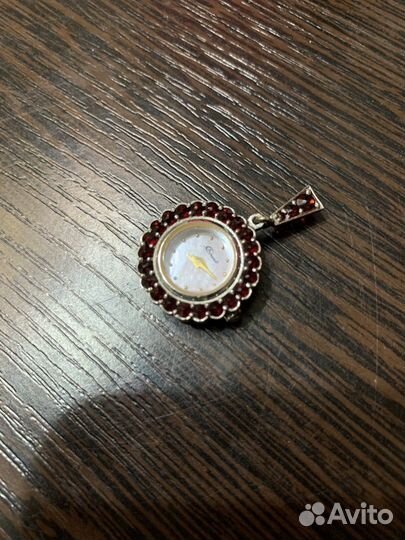 Кулон - часы с чешским гранатом