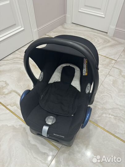 Автолюлька Maxi-Cosi CabrioFix с базой FamilyFix