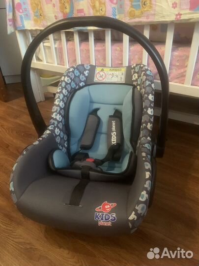 Автомобильное кресло-переноска