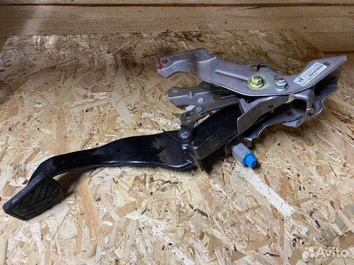 Педаль тормоза Suzuki Vitara 2LY