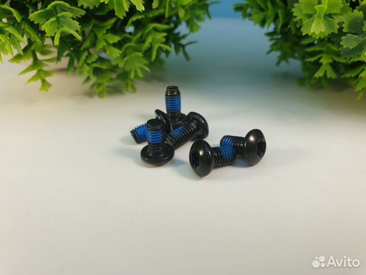 Болты крепления тормозного диска 6шт